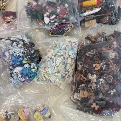 Miniature crafting items