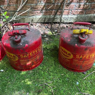 Collection of Gas Cans (S-MG)