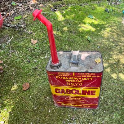 Collection of Gas Cans (S-MG)