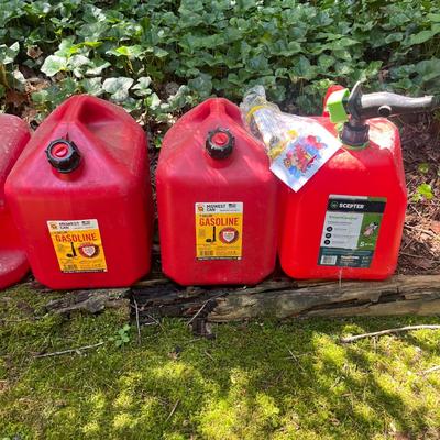 Collection of Gas Cans (S-MG)