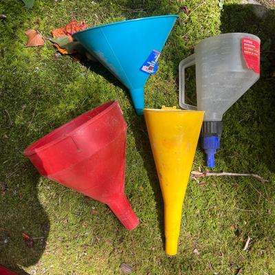 Collection of Gas Cans (S-MG)