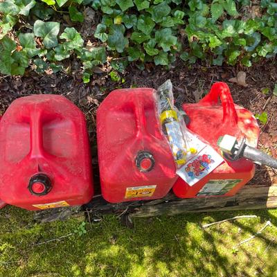 Collection of Gas Cans (S-MG)