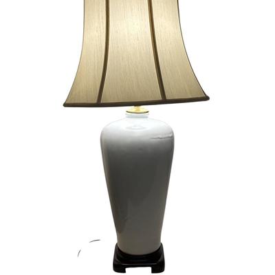 Classic White Table Lamp