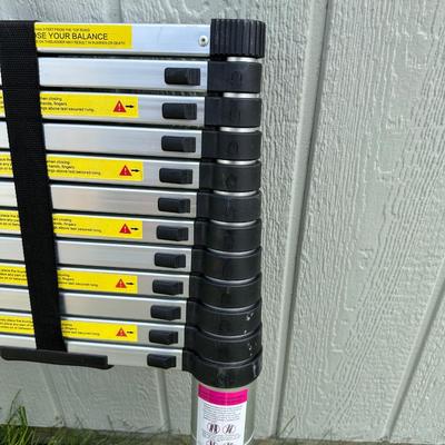 TELESCOPIC EXTENSION LADDER