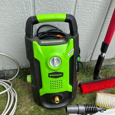 GREENWORKS PRESSURE WASHER WITH VARIOUS SCRUB BRUSHES