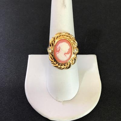 Lovely vintage, Victorian revival style lady, portrait, cameo, gold tone