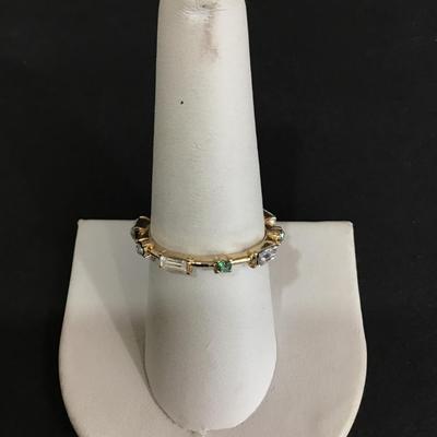 Pretty gold tone ring