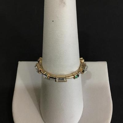 Pretty gold tone ring
