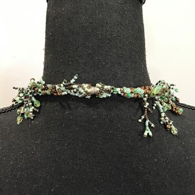 Beautiful beaded collar necklace with magnetic clasp