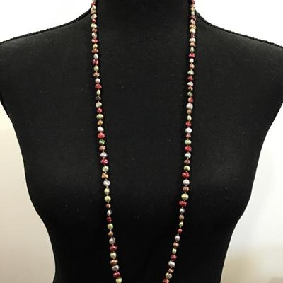 Gorgeous genuine, pearl necklace, rich and colors. Very nice.