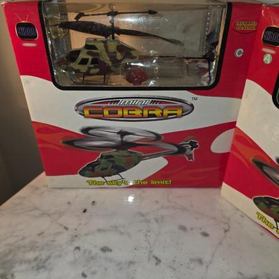 Pair of cobra sky helicopter toys