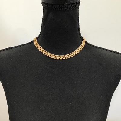 Beautiful vintage Monet necklace Slinky Gold tone collar
