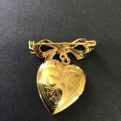 Cute gold tone vintage locket, heart pin / brooch