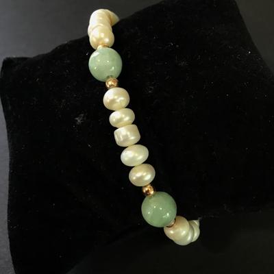 Beautiful, genuine, pearl and jade type stone beaded bracelet