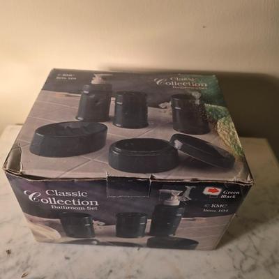 Bathroom set