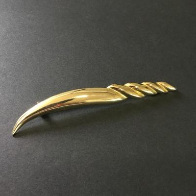 Vintage, gold tone, seashell, or screw shell brooch