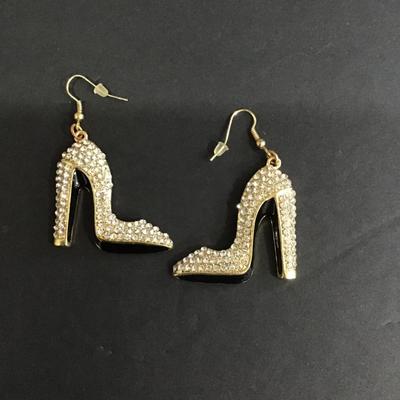Sale Photo Thumbnail #182: Fashion, statement earrings. Please see attached photos.