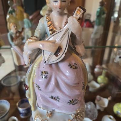 Porcelain Fiddle Player