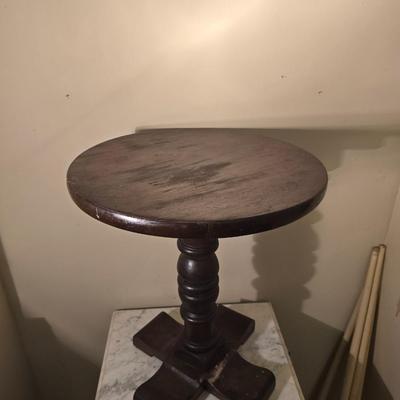 Table side stand