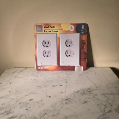 Night light wall plate