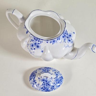 LOT 57D: Beautiful Vintage Shelley, Fine Bone China, Dainty Blue Teapot, Open Sugar Bowl, Creamer & Underplate.