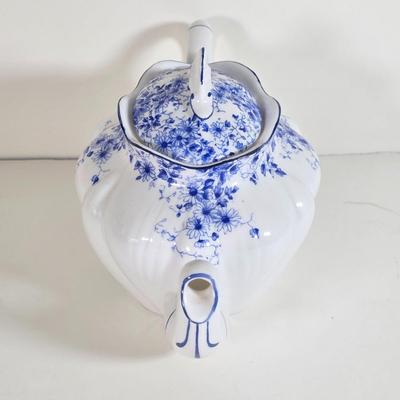 LOT 57D: Beautiful Vintage Shelley, Fine Bone China, Dainty Blue Teapot, Open Sugar Bowl, Creamer & Underplate.