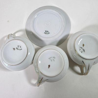 LOT 60D: Vintage Portugal VA Serving Bowl, Plates, & Teacups
