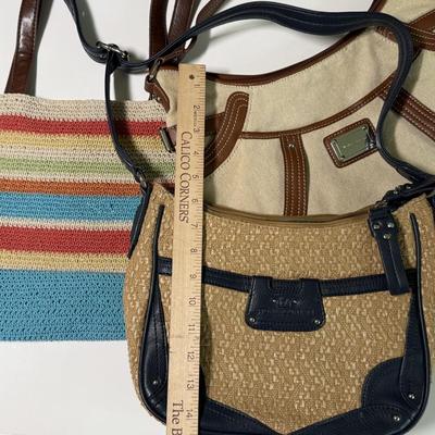 LOT 63L: Casual Summer Handbags: Stone Mountain & More