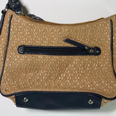 LOT 63L: Casual Summer Handbags: Stone Mountain & More