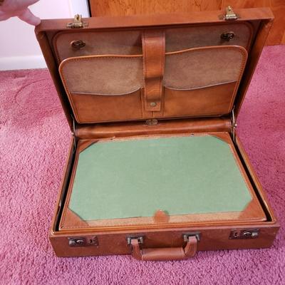 LOT 89X: Assorted Vintage Briefcases