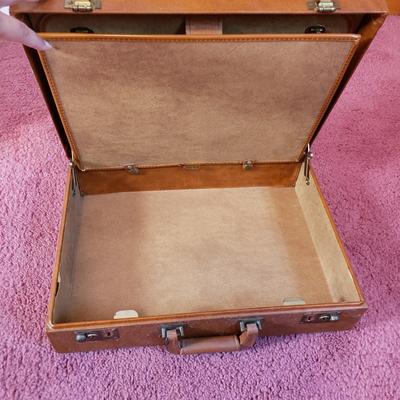 LOT 89X: Assorted Vintage Briefcases