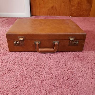 LOT 89X: Assorted Vintage Briefcases