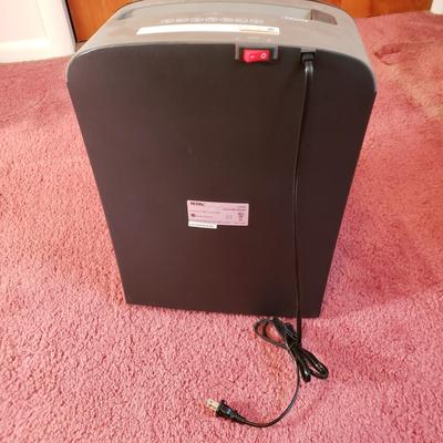 LOT 90X: Royal Paper Shredder 1250X