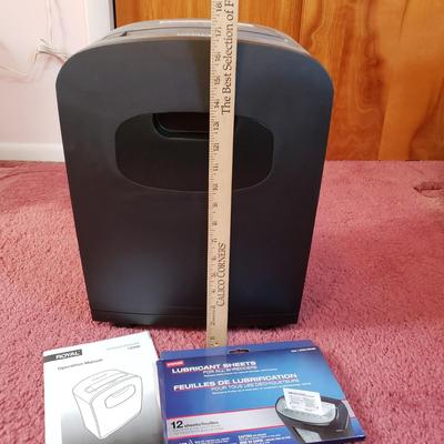 LOT 90X: Royal Paper Shredder 1250X