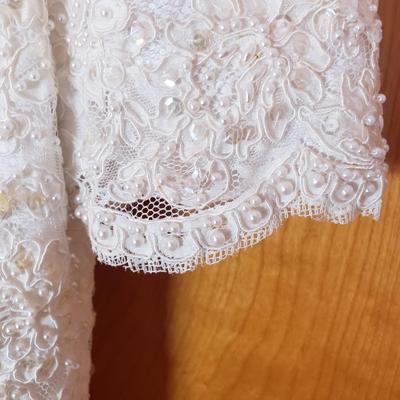 LOT 95X: Vintage Wedding Gown with Hair Accessory
