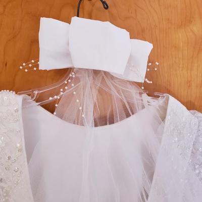 LOT 95X: Vintage Wedding Gown with Hair Accessory