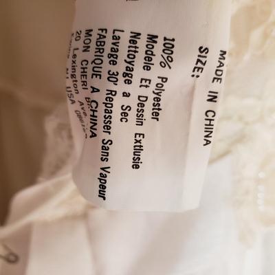 LOT 95X: Vintage Wedding Gown with Hair Accessory