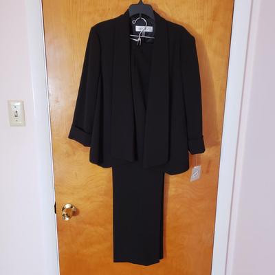 LOT 96X: Womens Fashion Collection; Closet Contents