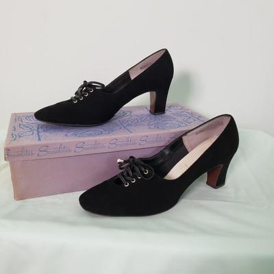 LOT 97Y: Vintage Shoes in Original Boxes