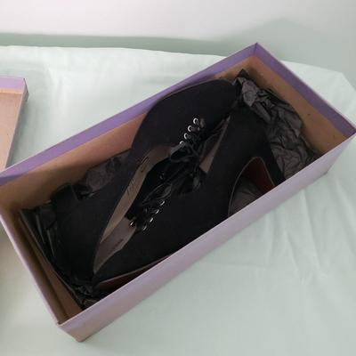 LOT 97Y: Vintage Shoes in Original Boxes