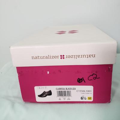 LOT 98Y: Large Selection of Womens Shoes in Original Boxes