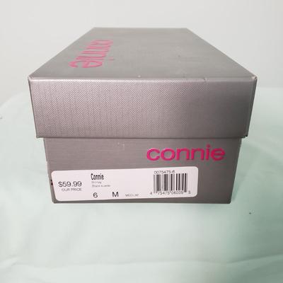 LOT 98Y: Large Selection of Womens Shoes in Original Boxes
