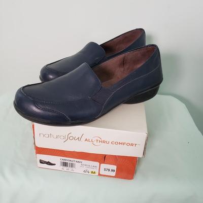 LOT 98Y: Large Selection of Womens Shoes in Original Boxes