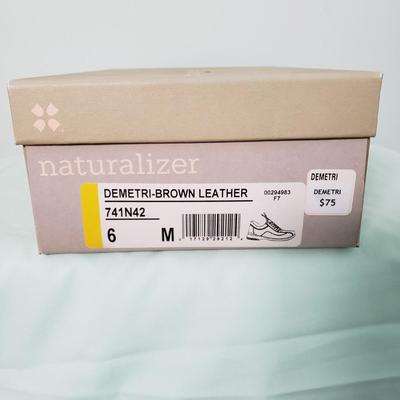LOT 98Y: Large Selection of Womens Shoes in Original Boxes