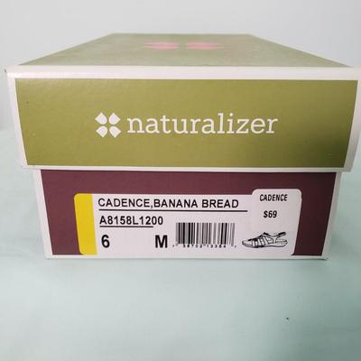 LOT 99Y: Assortment of Naturalizer Shoes for Women