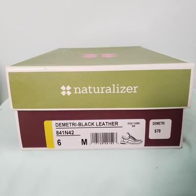 LOT 99Y: Assortment of Naturalizer Shoes for Women