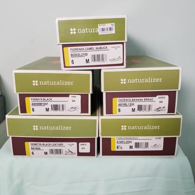 LOT 99Y: Assortment of Naturalizer Shoes for Women