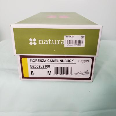 LOT 99Y: Assortment of Naturalizer Shoes for Women