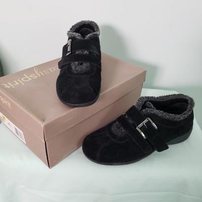 LOT 100Y: Womens Shoes for All Occassions