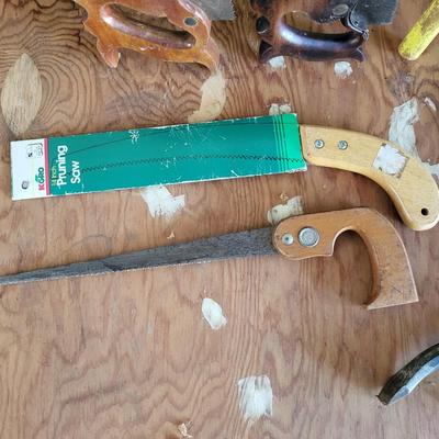 LOT 118G: Assorted Saws, Garden Clippers and Crowbars Lot